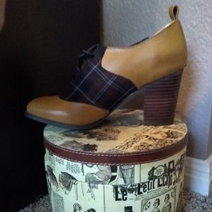 Restricted vintage Oxford Heels Plaid